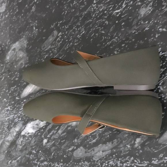 BRAND NEW WHITE MOUNTAIN MARY JANE  WOMENS FLATS - Picture 16 of 16